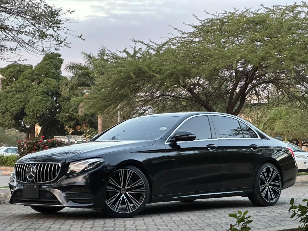 Mercedes Benz thumbnail 3
